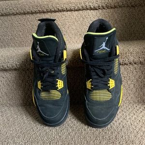 Jordan 4 Thunder